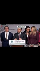 Diputadas "pelean" por aparecer junto a secretario de estado