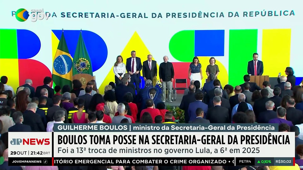 Boulos toma posse como ministro e pede minuto de silêncio por vítimas da operação no RJ