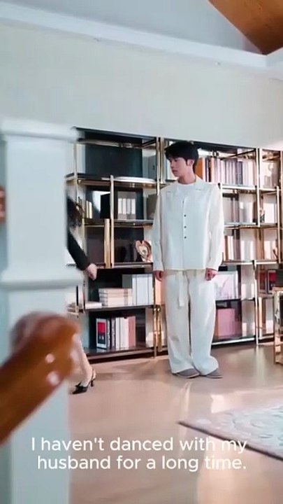 Ten years of kindness have been repaid. I faked my death and was reborn.