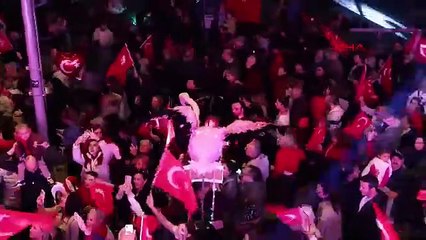 Özel'den İstanbul'daki 29 Ekim Cumhuriyet Bayramı kutlamalarında laiklik vurgusu