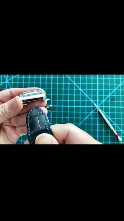 how to install cartier santos 100 buckle