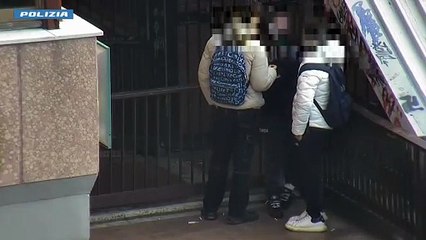 Droga tra i giovanissimi all’ingresso di scuola e nei luoghi della movida di Catanzaro: arrestati gli spacciatori