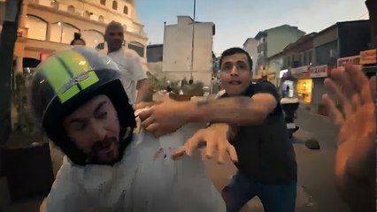 İstanbul’da İspanyol Youtuber'i takip edip darbettiler; 'Niye çekiyorsun' diye pet şişe fırlattılar