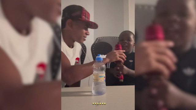 LAMINE YAMAL reaparece en REDES con su HERMANO PEQUEÑO cantando SHAKIRA
