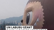 Un Labubu géant dans la baie de Hong Kong