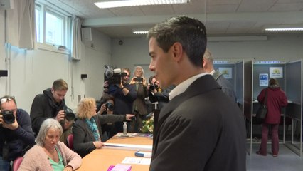 Pays-Bas : Rob Jetten, chef du parti D66, vote aux élections parlementaires