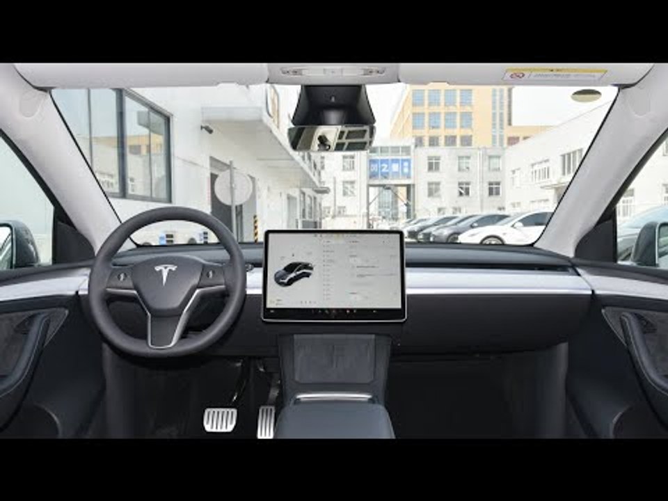 Das Interieur vom 2025 Tesla Model Y (Juniper) im Detail