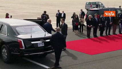 Trump lascia la Corea del Sud, il momento dei saluti prima di salire sull'Air Force One