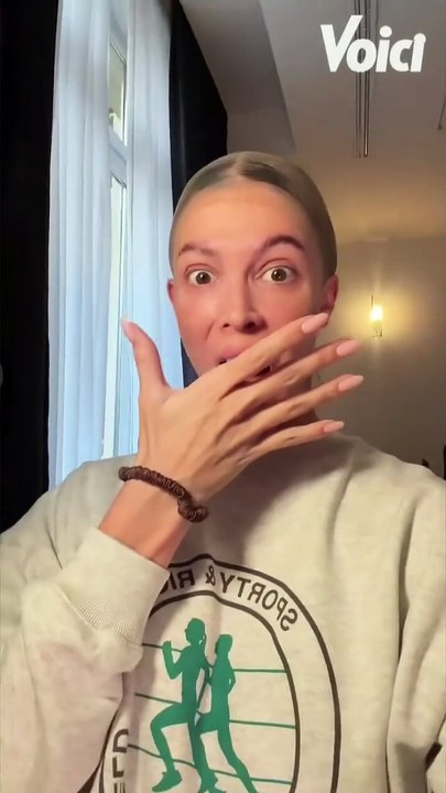 🎃💚 @irismittenaere méconnaissable en Grinch ! Pour la soirée Halloween Meta x Vanity Fair France, l’ancienne Miss Univers a bluffé tout le monde avec une transformation... verte ! 💚 Peinture intégrale, tenue fluffy et perruque blonde : Iris Mittenaer