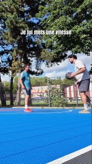 Je lui mets une vitesse avec mon mal de genou