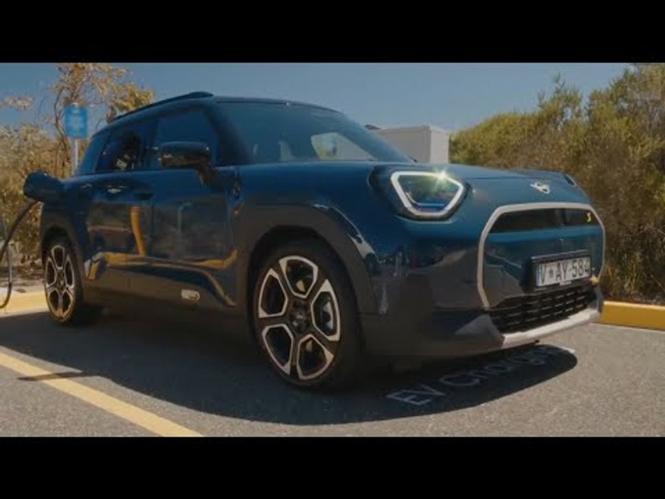 2025 MINI Aceman SE in Indigo Sunset Blue – Elektro-Style aus dem Hause BMW