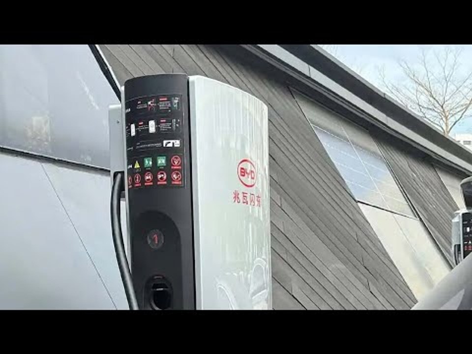 BYD Megawatt-Ladestation: 400 km Reichweite in 5 Minuten | der Test im Video