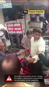 Jhansi Shock: Wife Catches Husband With Girlfriend, Beats Them Publicly | Viral Video