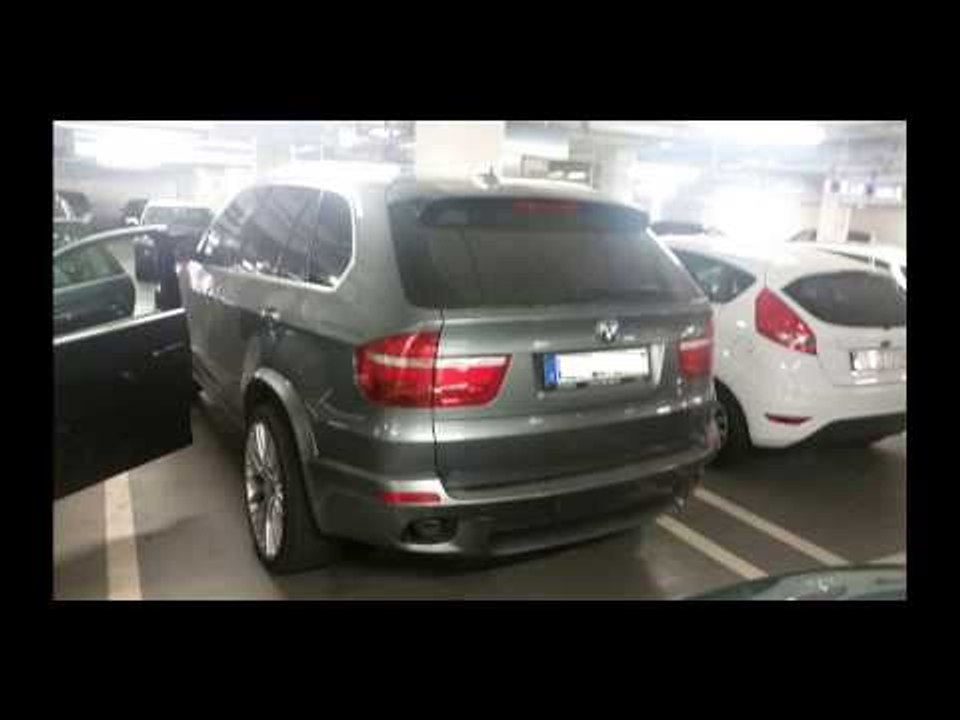BMW X5 E70 mit 22 Zoll Alufelgen in Silber Tuning