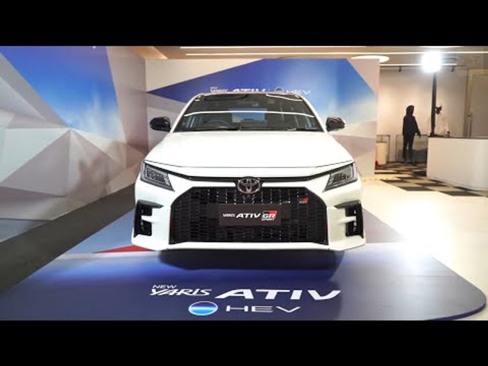 Toyota Yaris ATIV HEV GR Sport | Weißer Hybrid im Detail