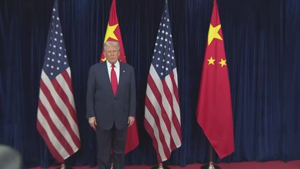 TRUMP BREAKS THE TENSION: His JOKE to Xi Jinping During Their Intense Handshake