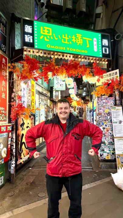 Dinner at Omoide Yokocho in Tokyo was amazing at night 🇯🇵😀 #Japan #Tokyo #shinjuku #travel