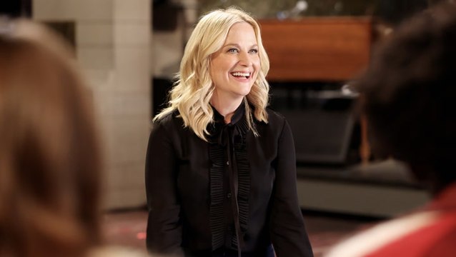 Amy Poehler says 'SNL' host went to sleep mid-sketch