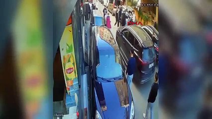 Sultangazi'de sözlü taciz ettiği iddiası; çevredekiler tarafından darbedildi