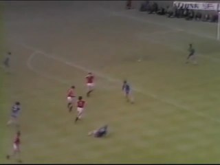 MANCHESTER UNITED - BRIGHTON - 1983 - SAISON 1982/1983 - 2E -