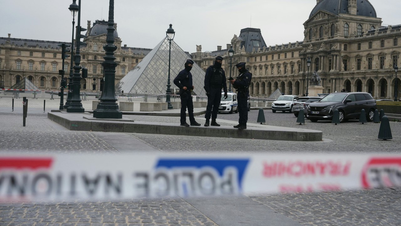 'Noch Zeit, sie zurückzugeben' – wie um die Suche nach den Louvre-Juwelen steht