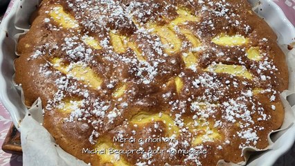 Tarte moelleuse sucrée aux oeufs et aux pommes