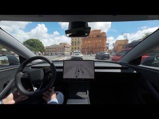 Selbstfahrendes Tesla-Model 3 erobert Roms Chaos – Beeindruckendes FSD-Video