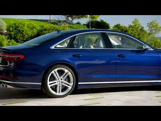 571 PS Audi S8 (A8 D5) TFSI in Navarrablau Metallic (2020)