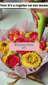 Floral cupcakes that look like real bouquets 🌸🧁 A blooming business idea anyone can start from home! Follow Craftly for more creative business ideas. #CupcakeBouquet #SmallBusinessIdeas #BakingBusiness #Craftly #DIYBusiness Reacts | DIY videos | crafts