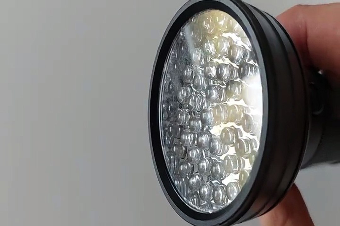 Lampe à lumiere noir 01