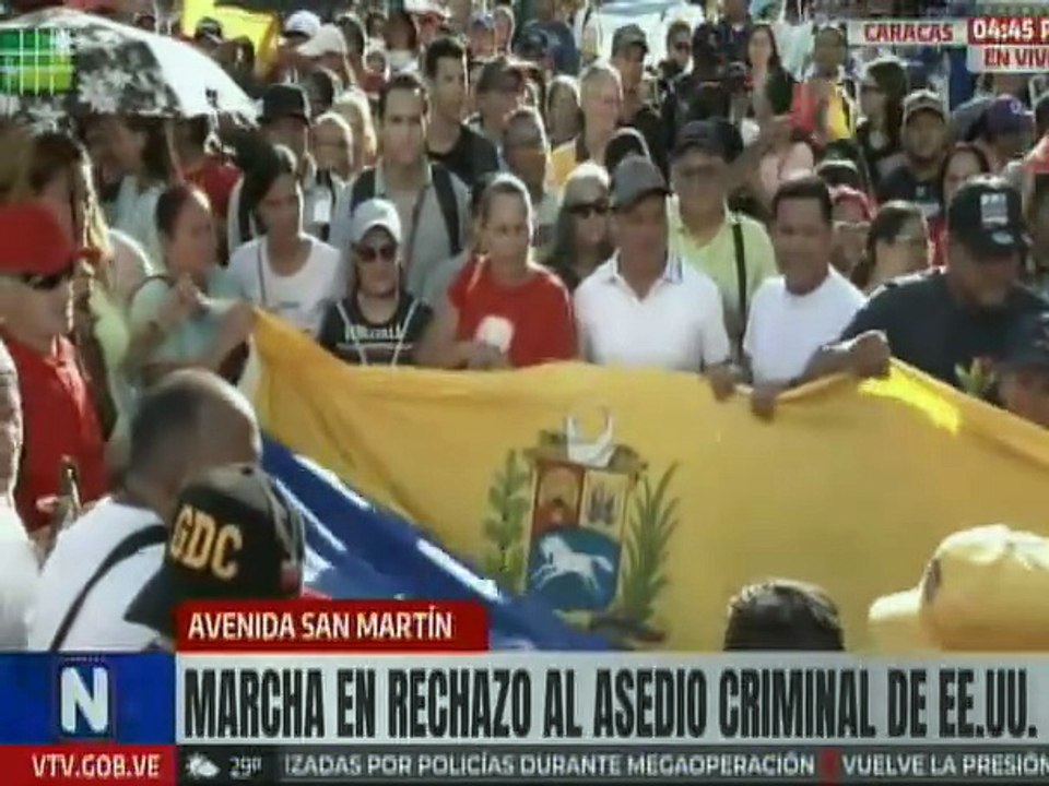 Caracas | Pueblo se moviliza hasta Plaza Caracas para exigir respeto a nuestra soberanía
