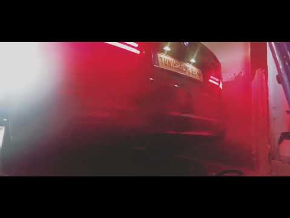 BMW M550i (G30) Kaltstart OEM-Klappenauspuffanlage (ohne Kat und mit offenen Klappen)