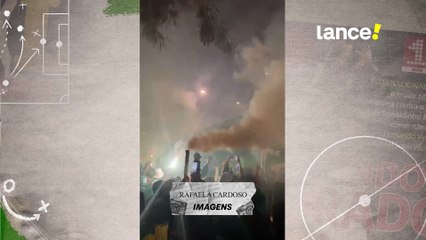 Torcida do Palmeiras prepara festa antes do jogo com a LDU