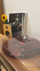 Vive les vinyles, SCH et JVLIVS lll ! 🥹❤️ (déjà un classique dans mon livre et Top 3 discographie)