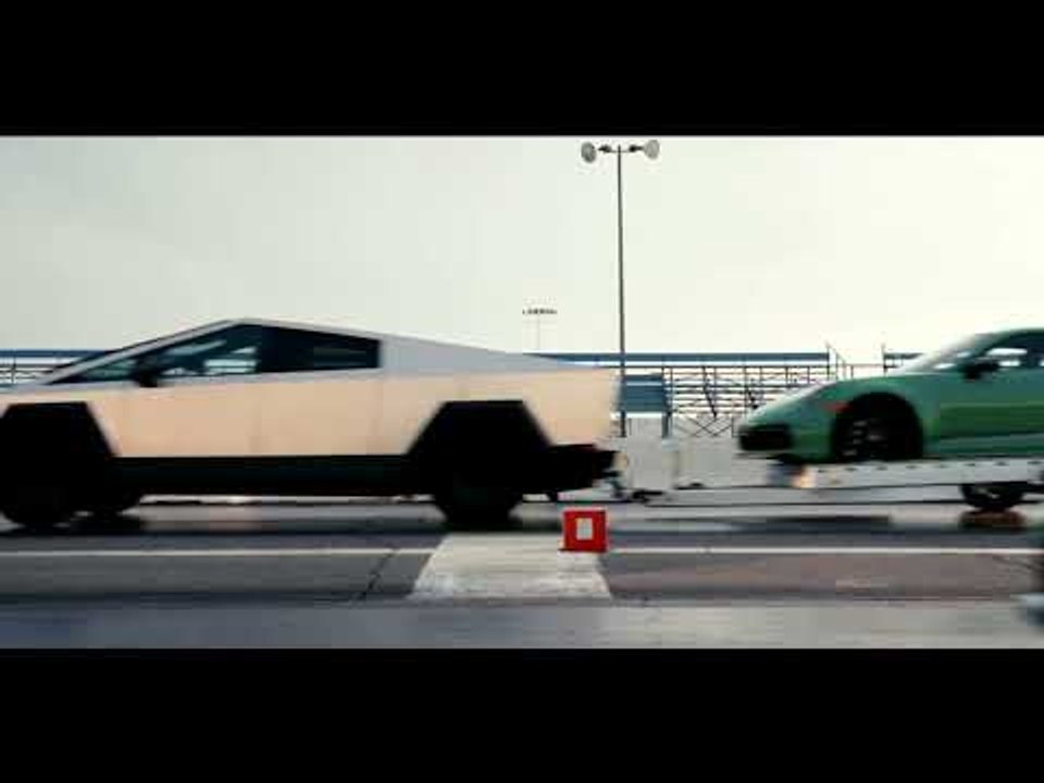 2024 Tesla Cybertruck gegen Porsche 911 (992) im Drag Race zum Cybertruck Delivery Event