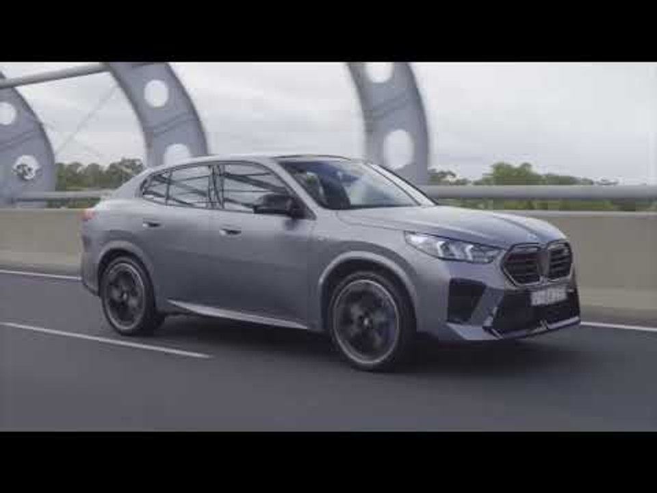 2024 BMW X2 M35i im edlen Frozen Grey (mattgrau) | Fahraufnahmen vom neuen Kompakt-SUV