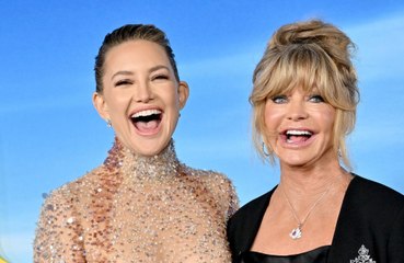 Kate Hudson le da crédito a su madre, Goldie Hawn, por inculcarle una actitud 'intrépida'