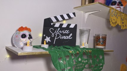 Silvia Pinal es recordada con un altar de muertos hecho por estudiantes de la UANL