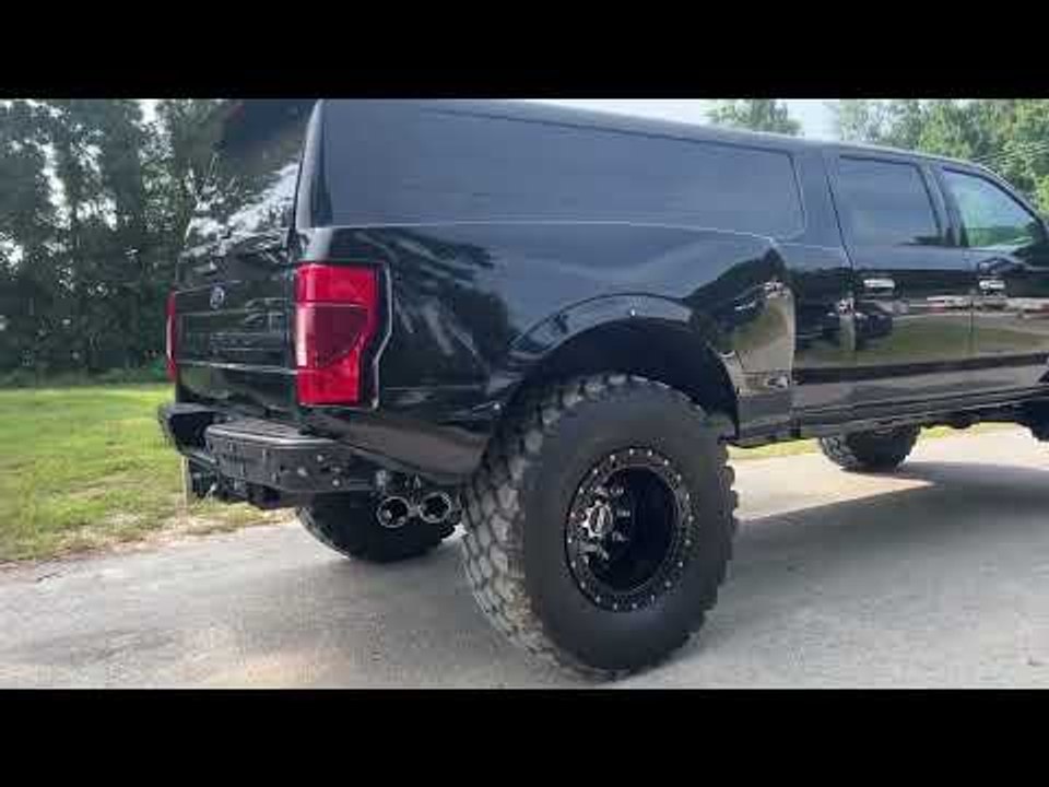 2023 MegaRexx SVN Custom: Ford F-250 SUV mit Platz für 10 Personen!