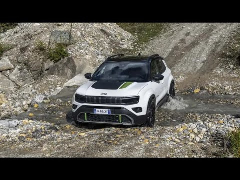 2024 Jeep Avenger 4xe | Allradantrieb, 48V-Hybrid (Walkaround Interieur/Exterieur/Fahraufnahmen)