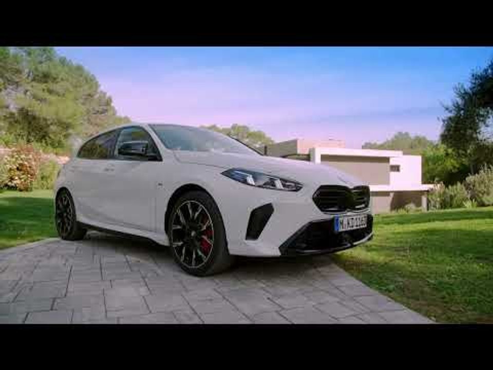 2025 BMW 1er F70 (M135i) xDrive | neue Optik, iDrive 9, 300 PS - Exterieur, Interieur, Walkaround
