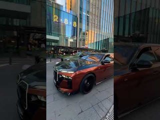 BMW 7er-Serie (G70/760i) mit Renegade Design Bodykit und 22 Zoll Schmiedefelgen