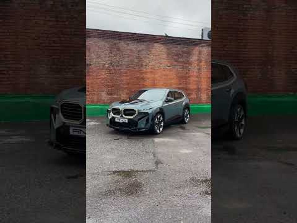 BMW XM in Cape York Green metallic mit Stellar-Bodykit von Renegade Design