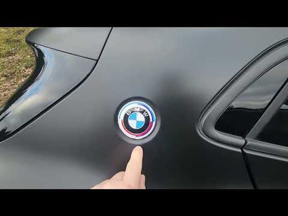 BMW X2 (F39) Emblem '50 Jahre BMW M' (Jubiläums-Logo) - Tausch / Wechsel / Anleitung