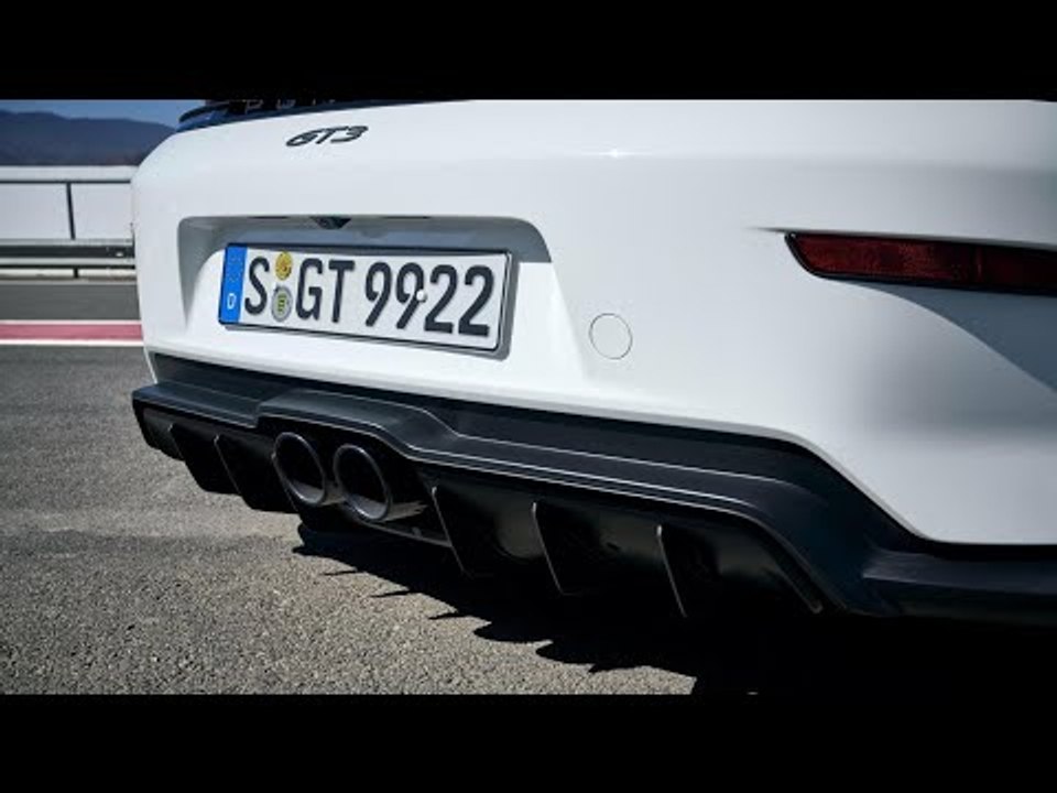 Soundcheck: 2025 Porsche 911 GT3 (992.2) Touring Package vs. 911 GT3 (992.2) Weissach Package