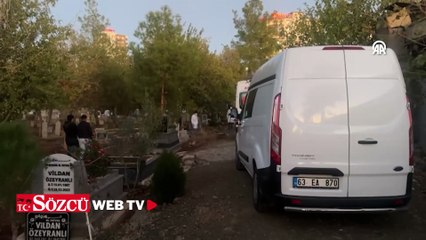 Eşinin mezarını ziyaret eden kadın gördüğü manzara karşısında şoke oldu! Toprağa gömdü polisi aradı