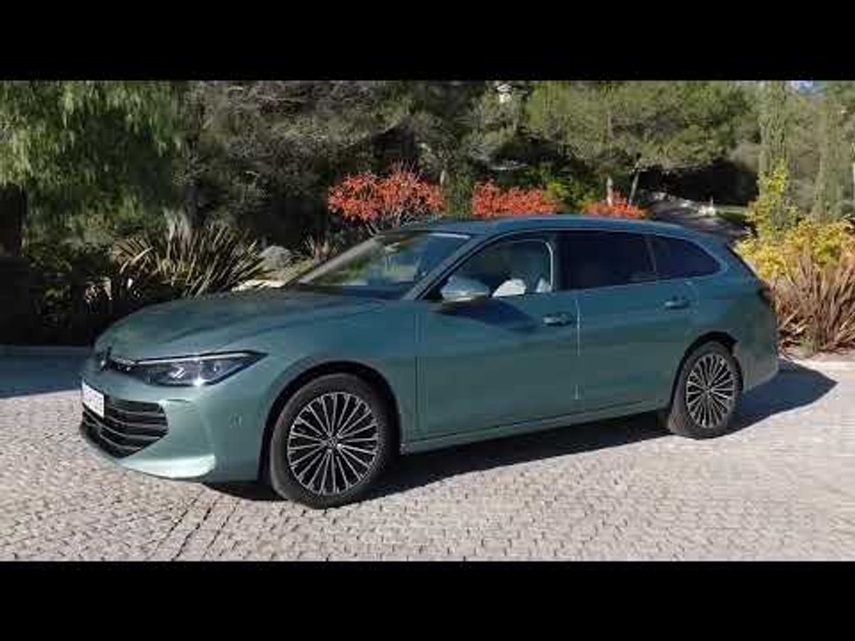 2024 VW Passat Variant in Mariposit grün Metallic | Walkaround, Exterieur, Interieur