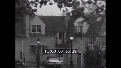 Johnny Hallyday chez Charles Aznavour – Rencontre historique (Pathé Actualités, 1962)