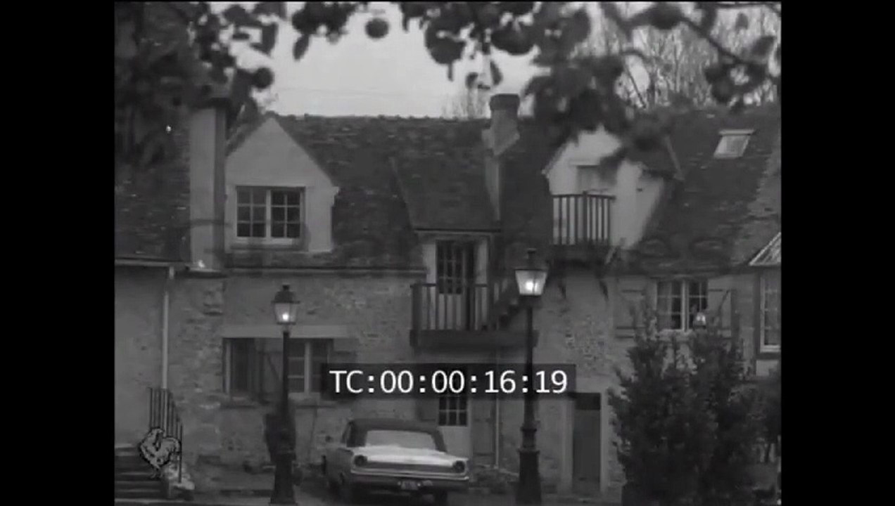 Johnny Hallyday chez Charles Aznavour – Rencontre historique (Pathé Actualités, 1962)