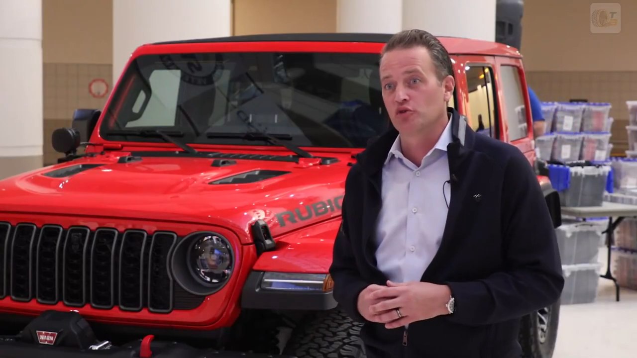 Jeep Motor Citizens engagieren sich: 300 Freiwillige packen für die USO weltweit an!